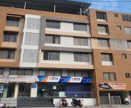Hotel Ruchi Executive Сатара Екстериор снимка